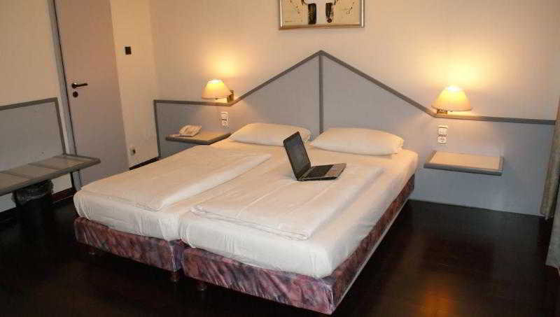 Bahn Hotel Dusseldorf fotoÄŸrafÄ±
