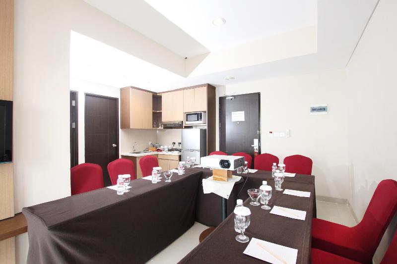 Atria Residences Gading Serpong - Toplantı