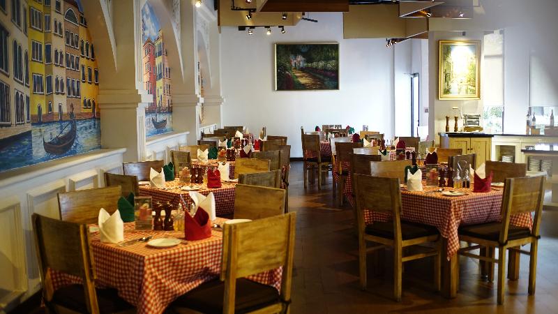 Atria Residences Gading Serpong - Restoran