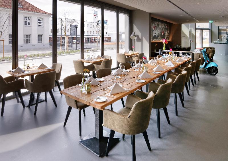 V8 Hotel Classic Motorworld Region Stuttgart - Restoran