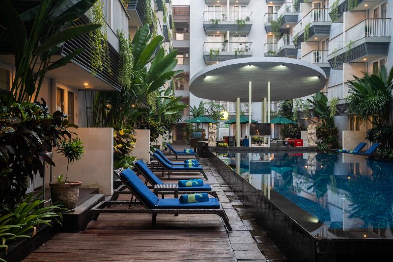 EDEN Hotel Kuta Bali - Havuz
