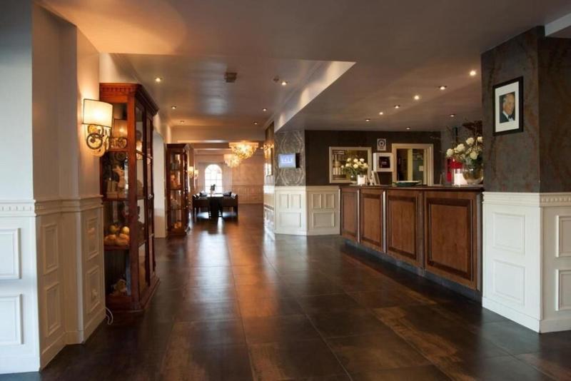 Moers van der Valk Hotel - Lobi