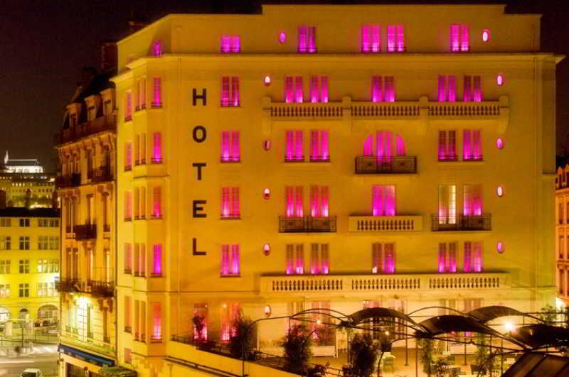 College Hotel - Genel