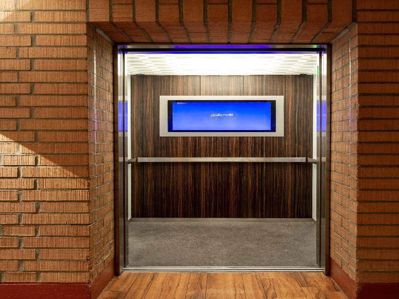 Radisson Blu Hotel Karlsruhe - Genel