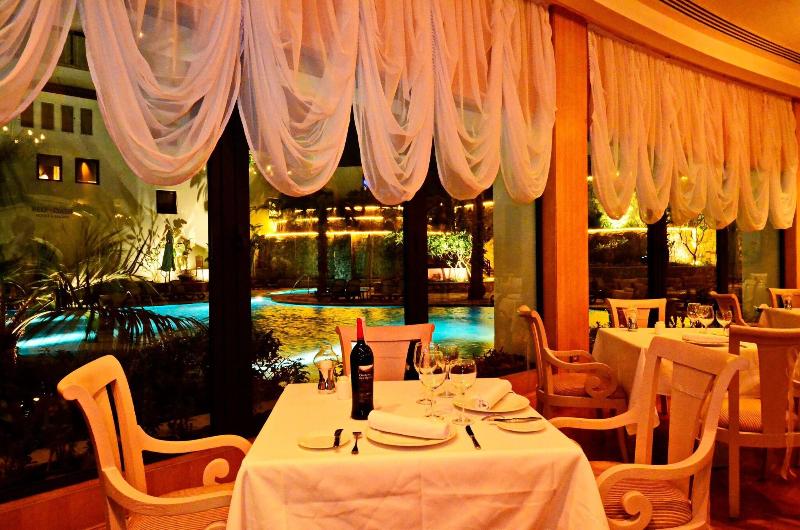 Reef Oasis Blue Bay Resort - Restoran