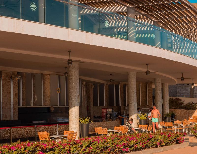 Reef Oasis Blue Bay Resort - Restoran