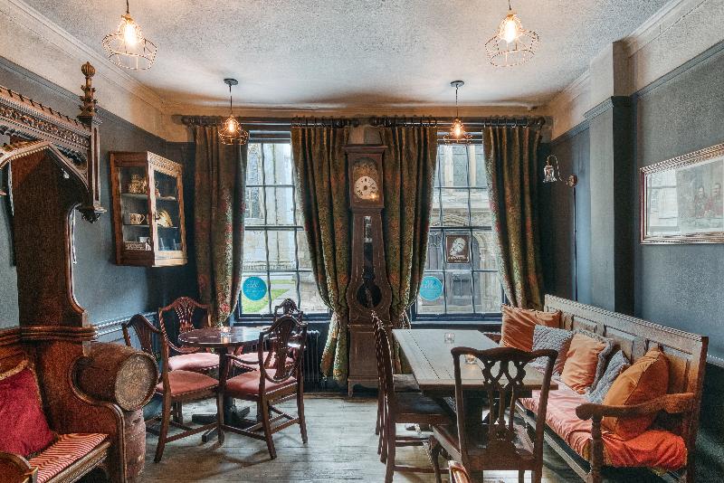 Guy Fawkes Inn - Bar