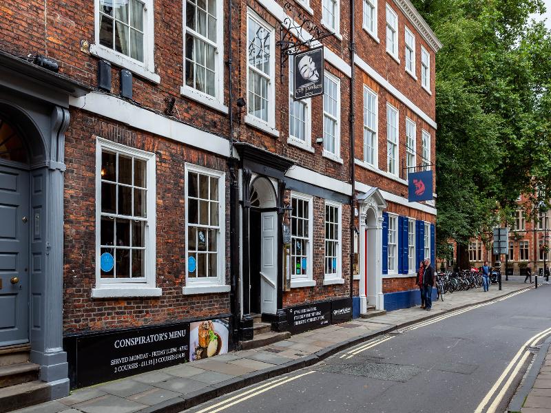 Guy Fawkes Inn - Genel
