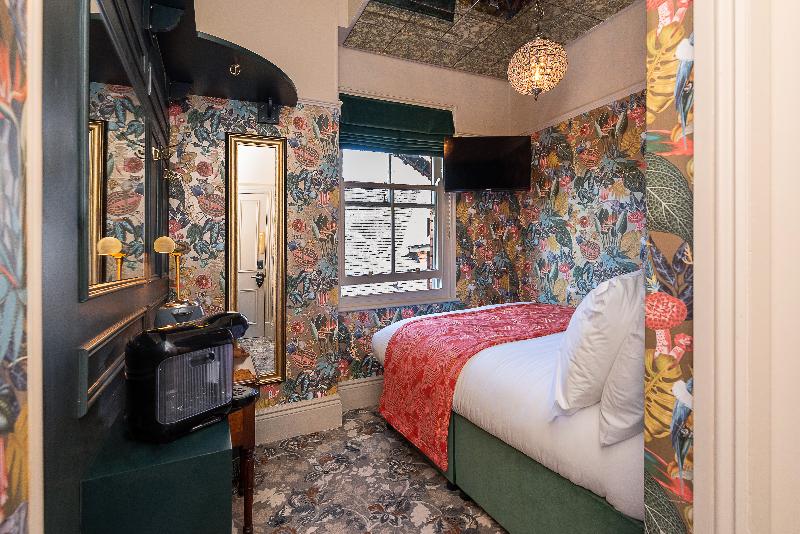 Hotel Clementine - Oda