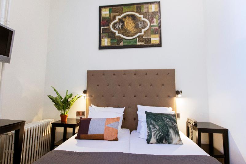 Quentin England Hotel - Oda