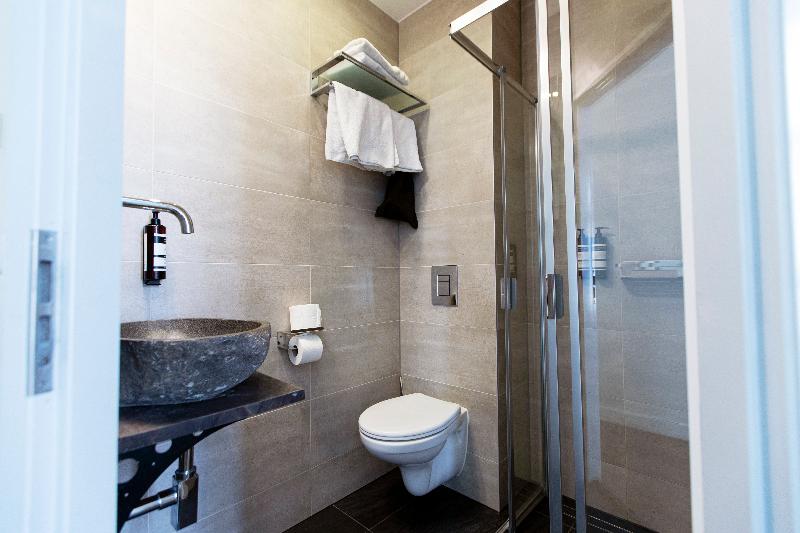 Quentin England Hotel - Oda