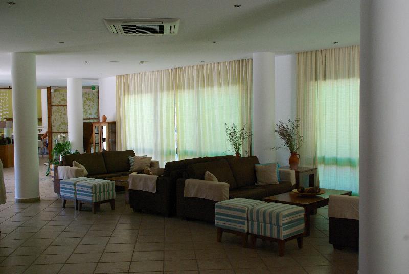 Hylatio Tourist Village - Lobi