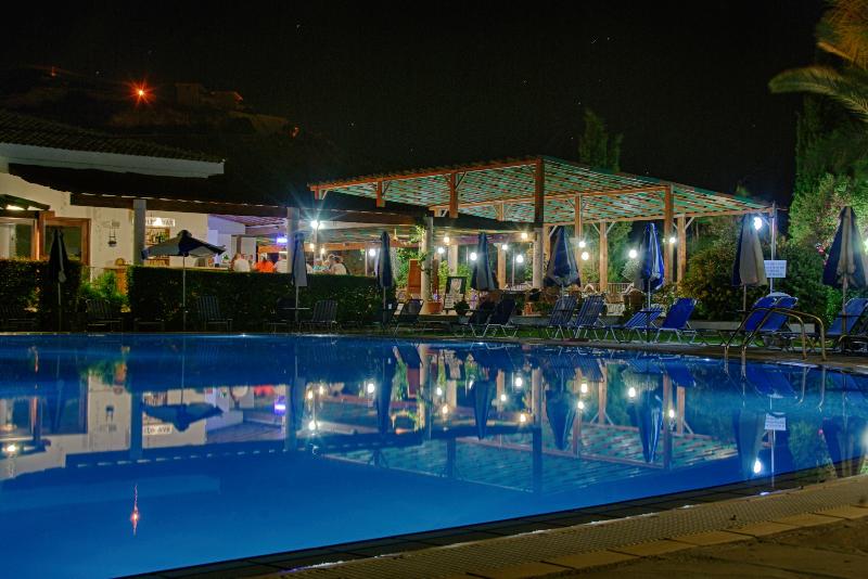 Hylatio Tourist Village - Havuz