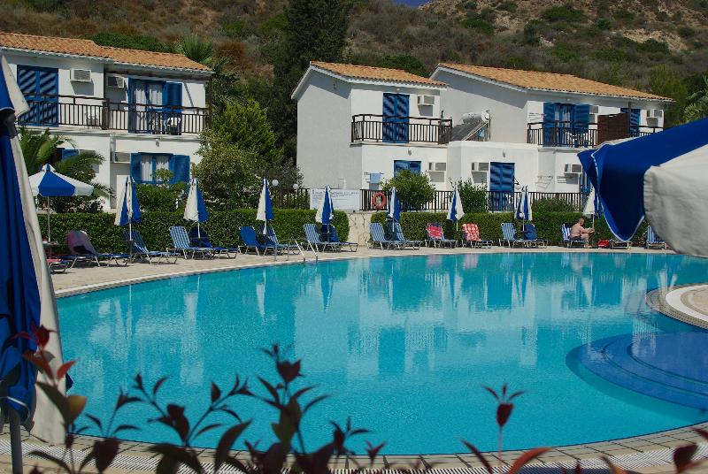 Hylatio Tourist Village - Havuz