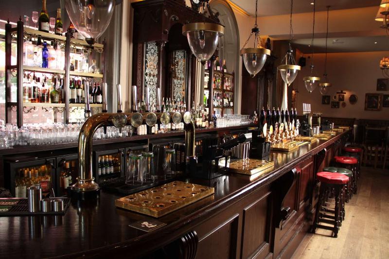 White Hart Hotel & Apartments - Restoran