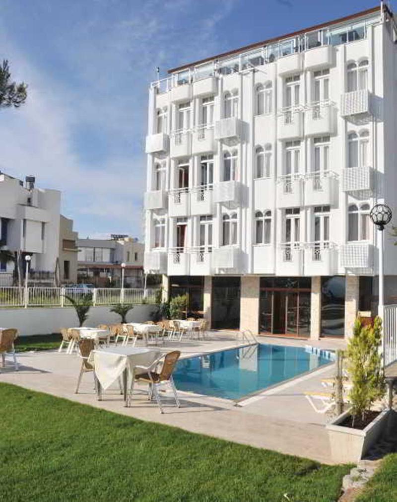 Lucky Monkey Hotel - Genel