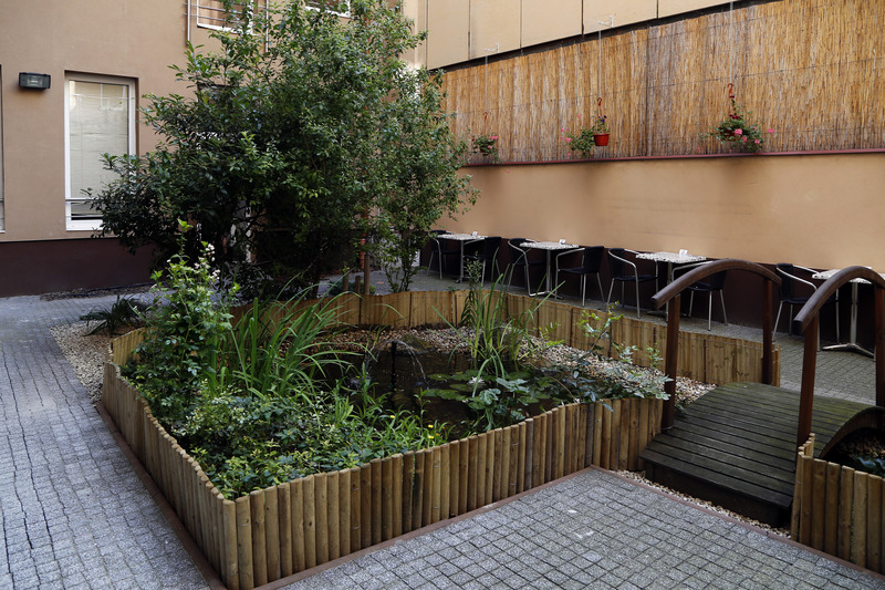 Six Inn Hotel - Genel