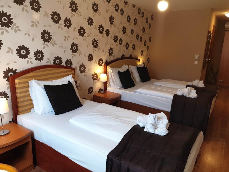Six Inn Hotel - Genel