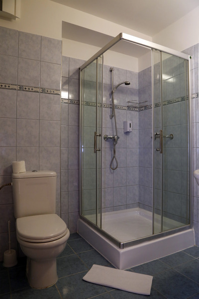 Six Inn Hotel - Oda