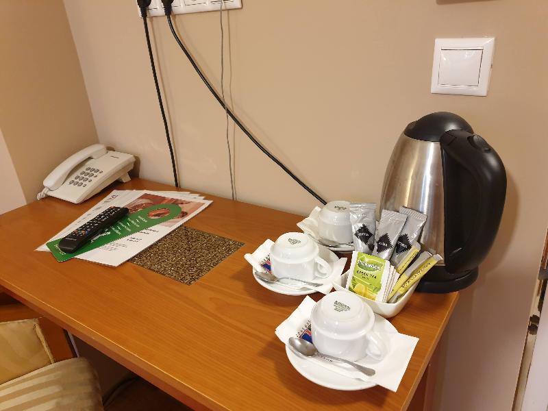 Six Inn Hotel - Oda
