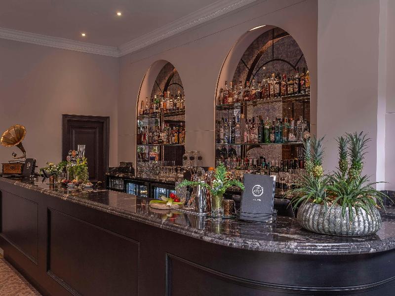 Oatlands Park Hotel - Bar