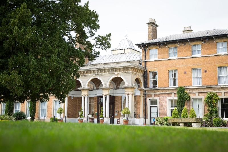Oatlands Park Hotel - Genel