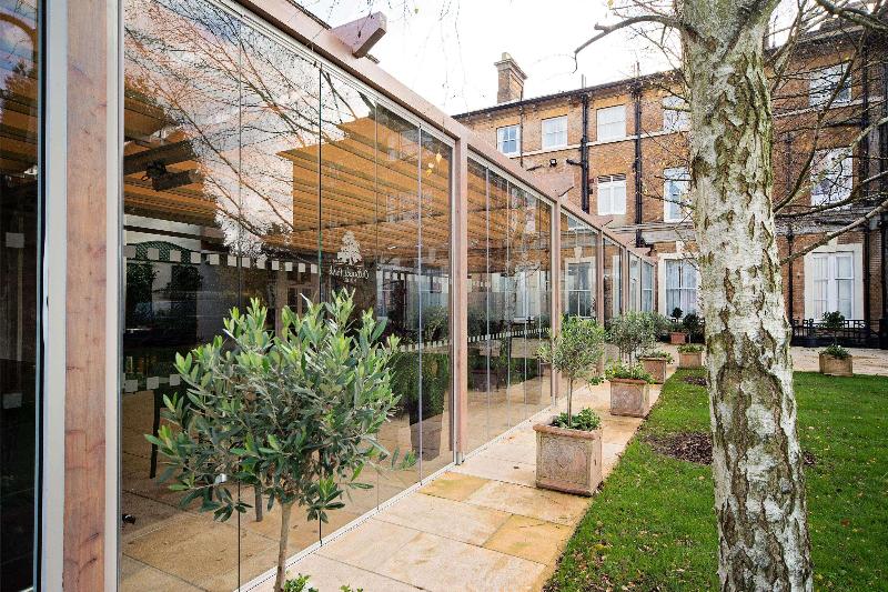 Oatlands Park Hotel - Genel