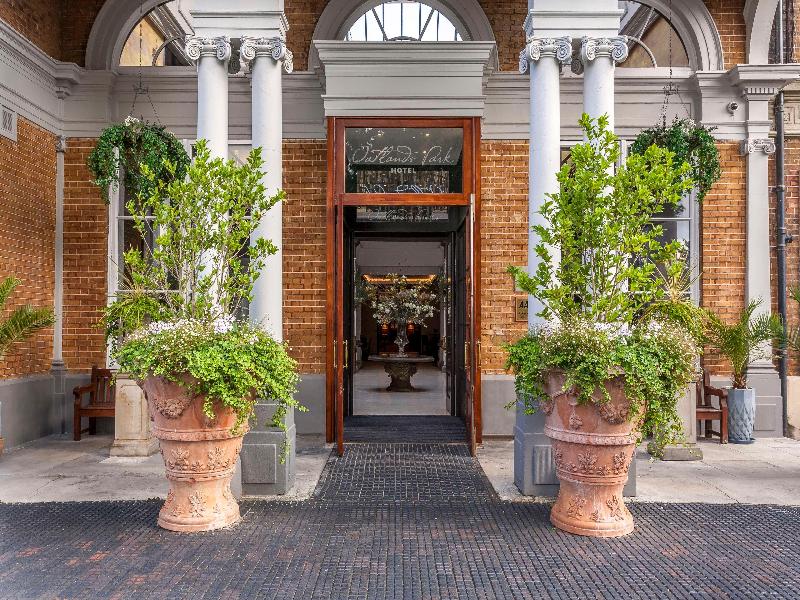 Oatlands Park Hotel - Genel