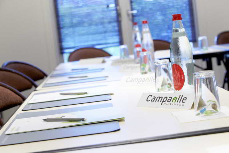 Campanile Dreux