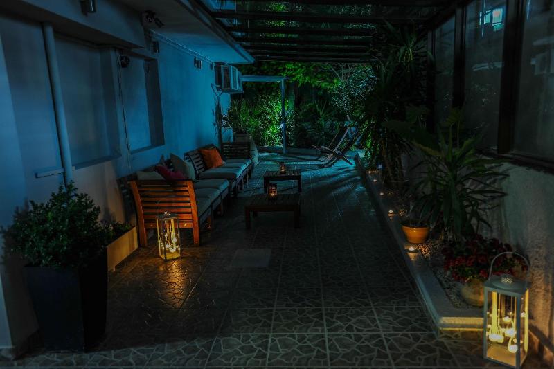7 Palms Hotel Apartments - Genel