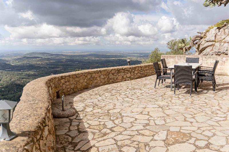 Petit Hotel Hostatgeria Sant Salvador - Genel