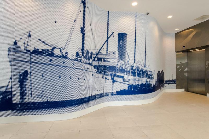 Holiday Inn Express Rotterdam-Central Station - Lobi