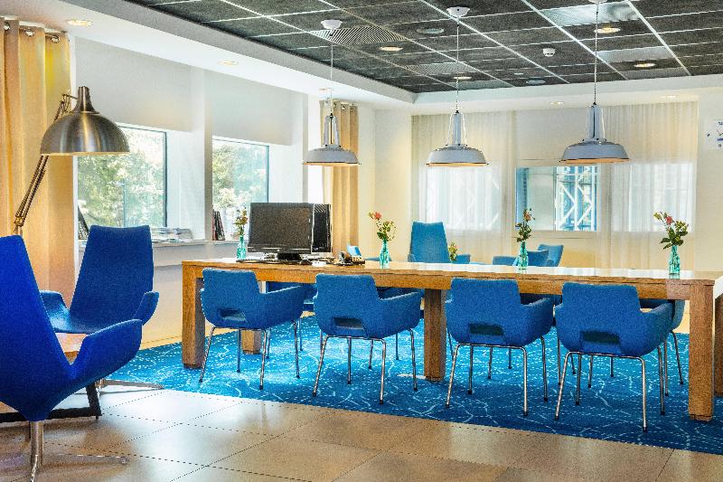 Holiday Inn Express Rotterdam-Central Station - Genel