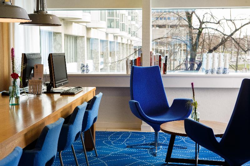 Holiday Inn Express Rotterdam-Central Station - Genel
