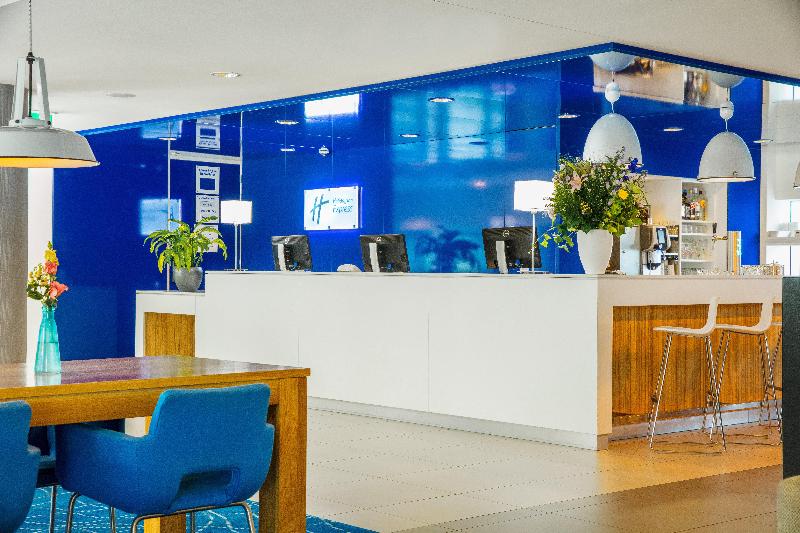 Holiday Inn Express Rotterdam-Central Station - Genel