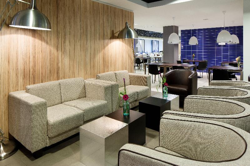 Holiday Inn Express Rotterdam-Central Station - Genel