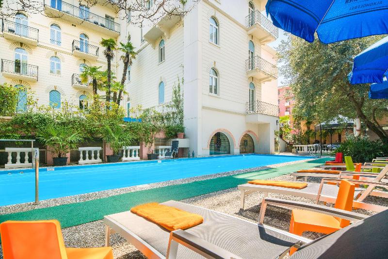 Hotel Bellevue Au Lac - Havuz