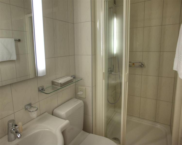 City Hotel Biel - Oda