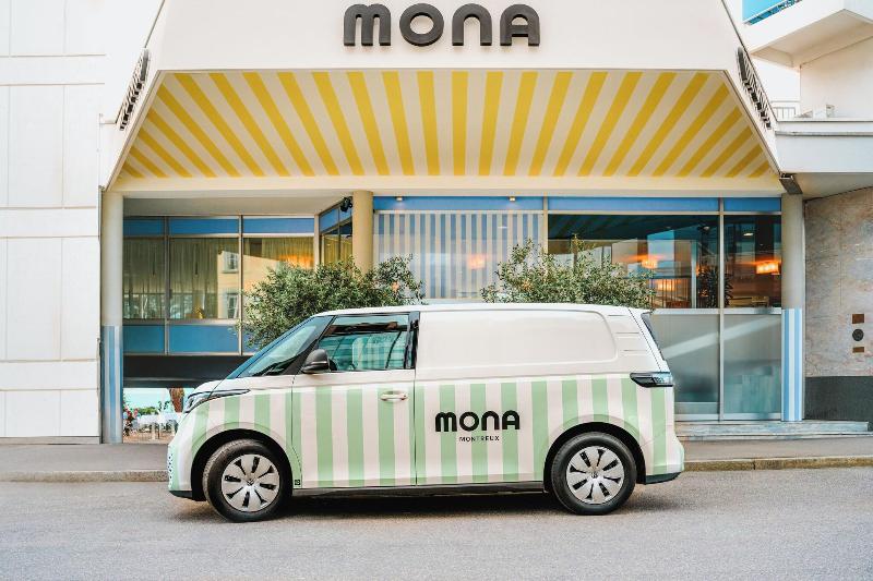 Mona Montreux - Lobi