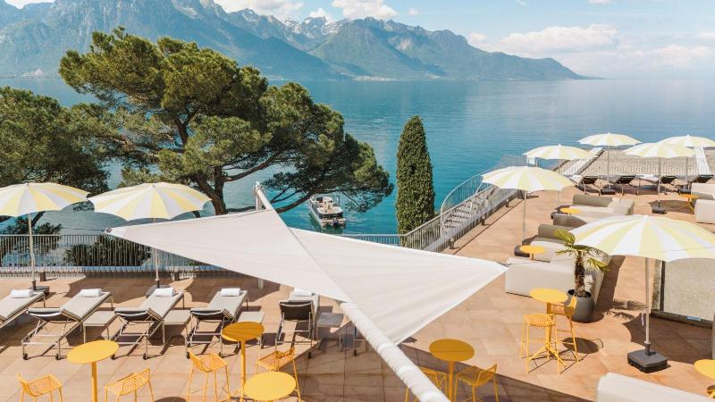 Mona Montreux - Genel