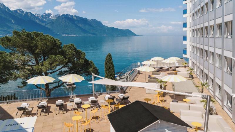Mona Montreux - Genel
