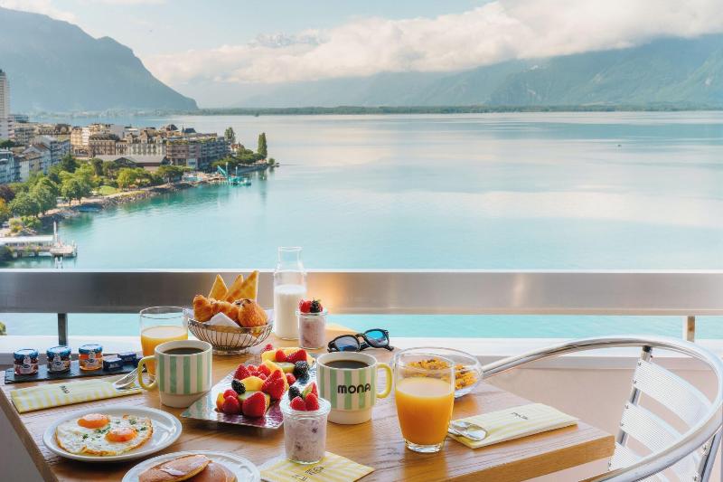 Mona Montreux - Oda
