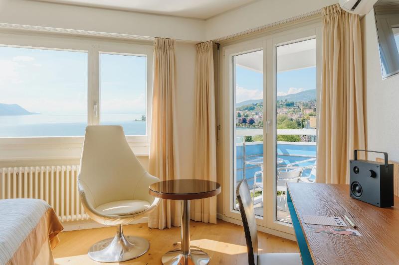 Mona Montreux - Oda
