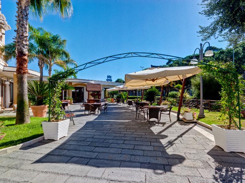 Hotel La Perla - Genel