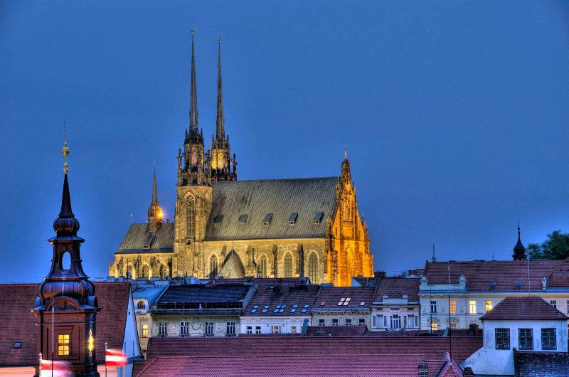 INTERNATIONAL BRNO - Genel