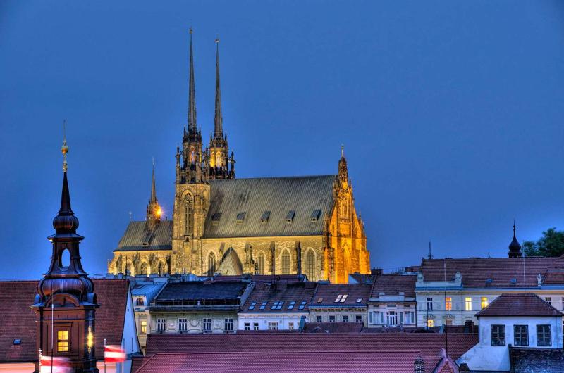 INTERNATIONAL BRNO - Genel