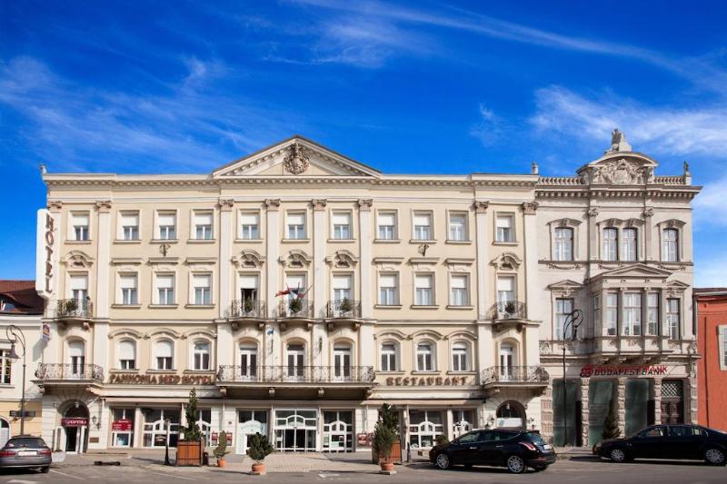 Pannonia Hotel - Genel