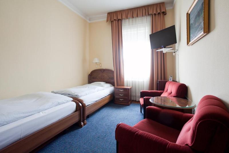 Pannonia Hotel - Genel