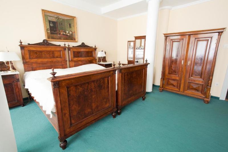 Pannonia Hotel - Genel