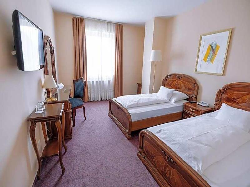 Pannonia Hotel - Genel